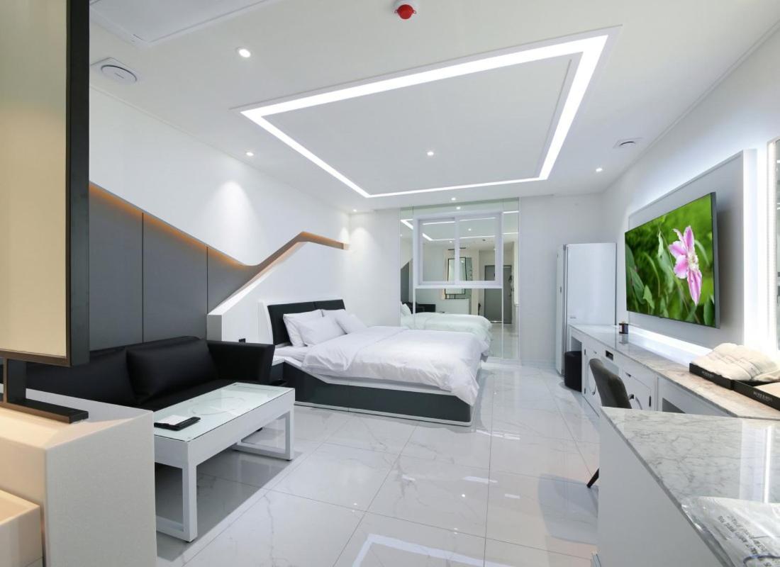 Wj Hotel Pool House Wonju Exterior foto
